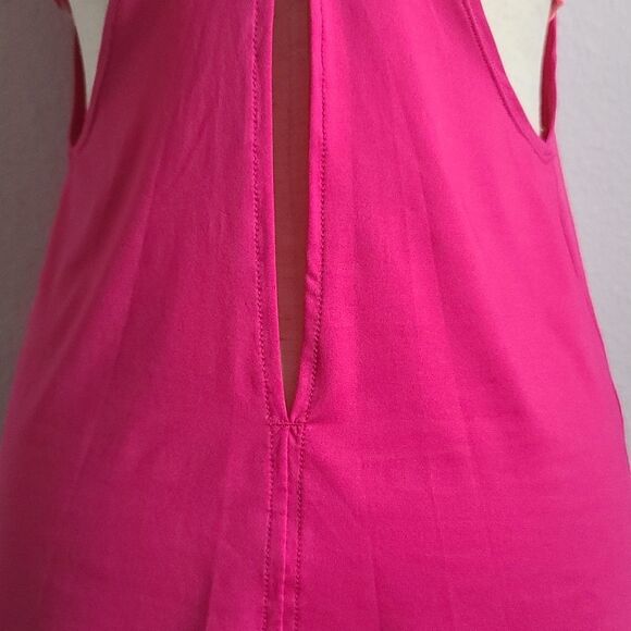 NIKE Workout top. - Picture 6 of 12